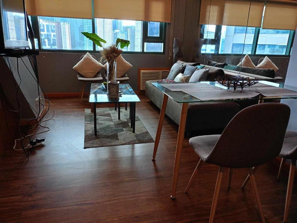 Loft Condo Beside Shangri-La Fort Manila Ngoại thất bức ảnh